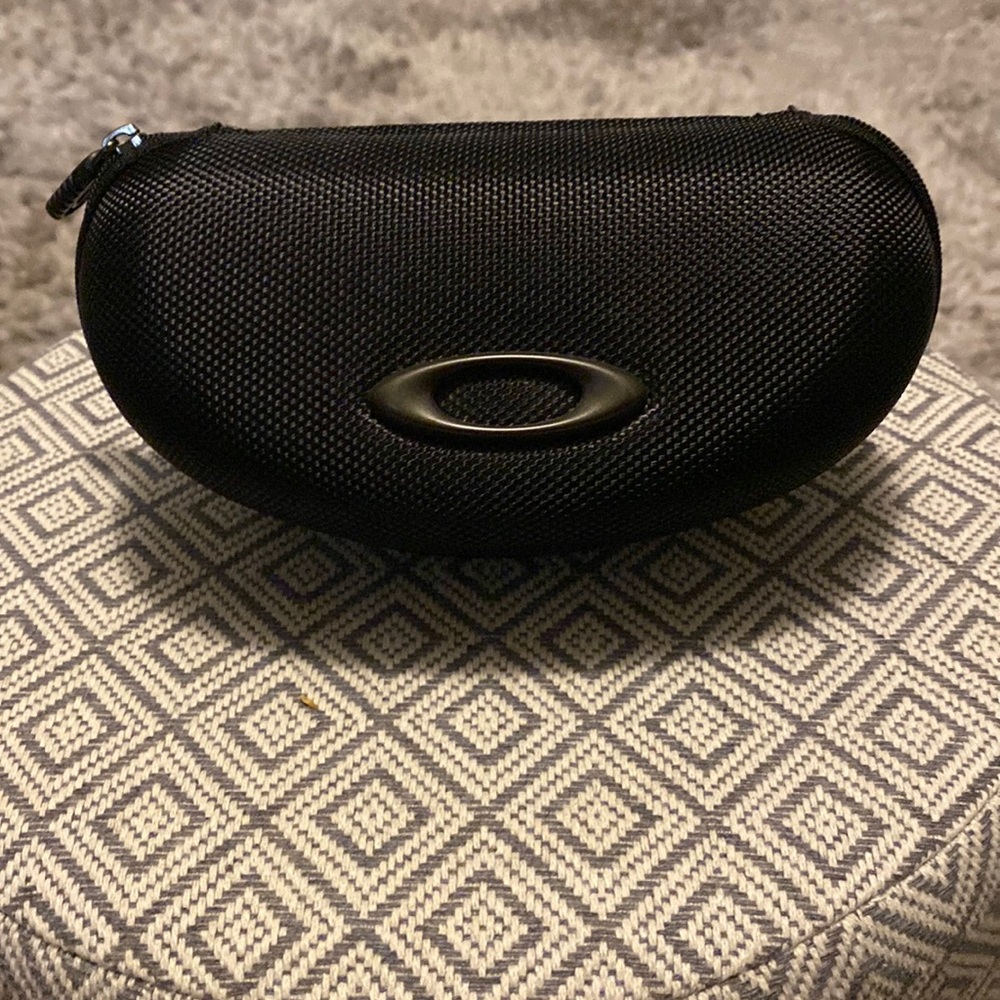 OAKLEY Sunglasses Hardcover Case (Half Jacket) with Fabric eyeglass Holder.